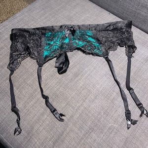 Victoria’s Secret Tie Back Garter Belt